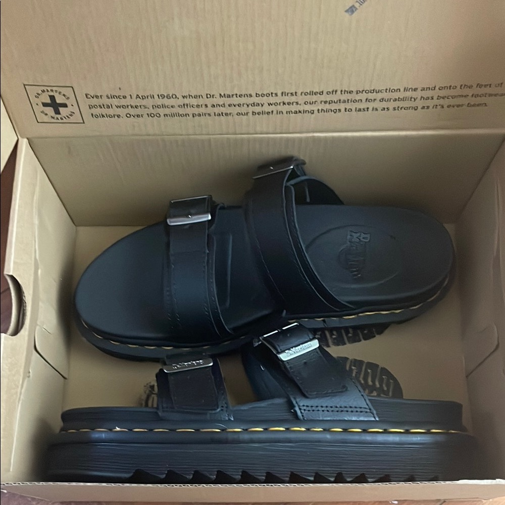 Dr. Martens Myles Sandals - black - size 8